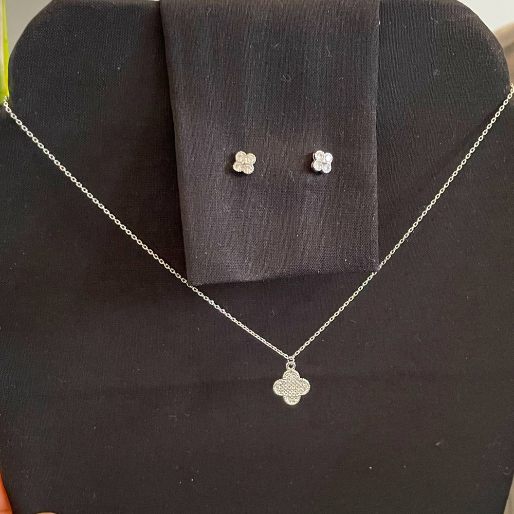 Clover Necklace and earrings set